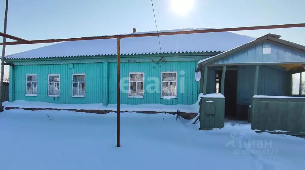 Дом в Саратовская область, Балашовский район, с. Большой Мелик ... - Фото 0