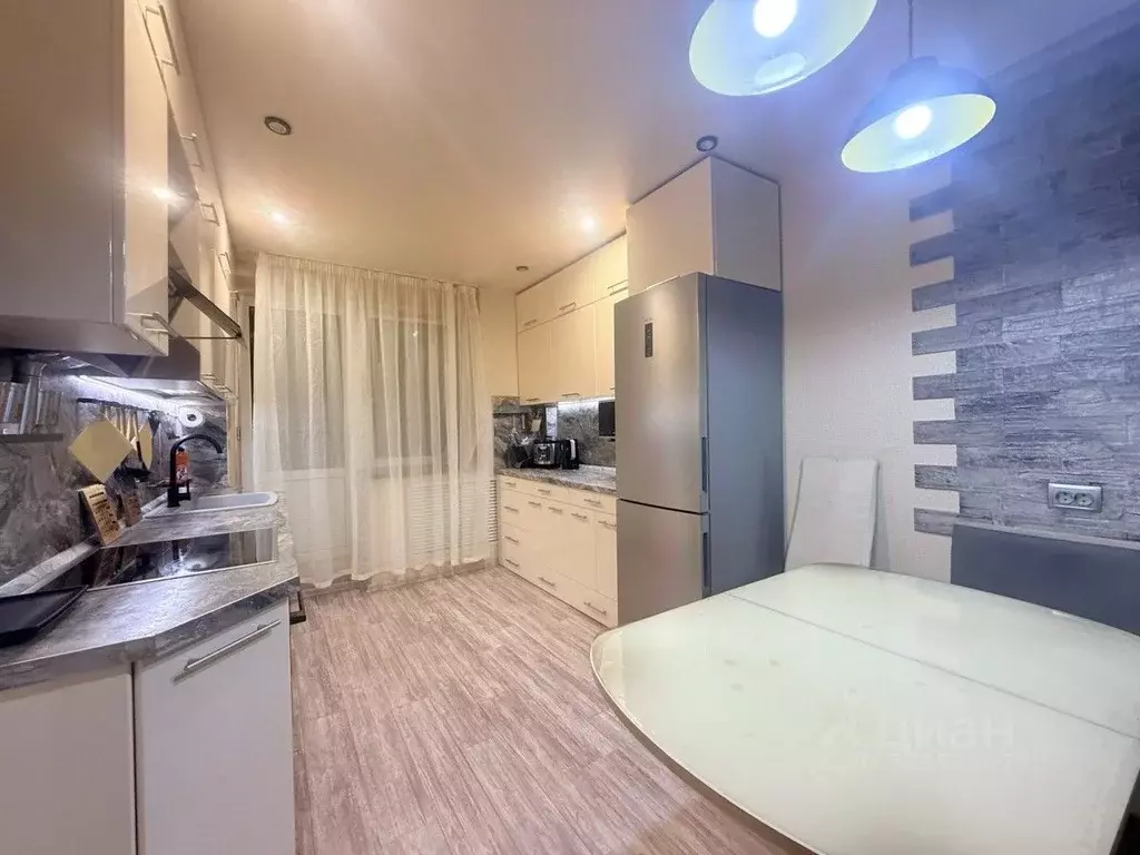 3-к кв. Кировская область, Киров ул. Мостовицкая, 3 (65.4 м) - Фото 1