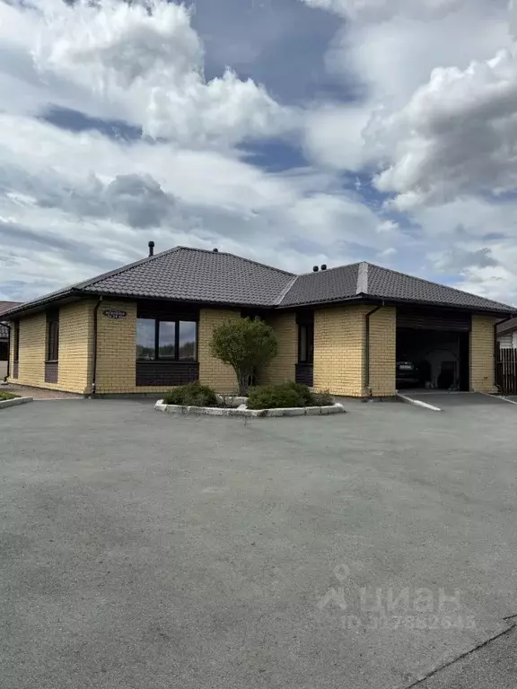 Коттедж в Свердловская область, Сысертский муниципальный округ, с. ... - Фото 1