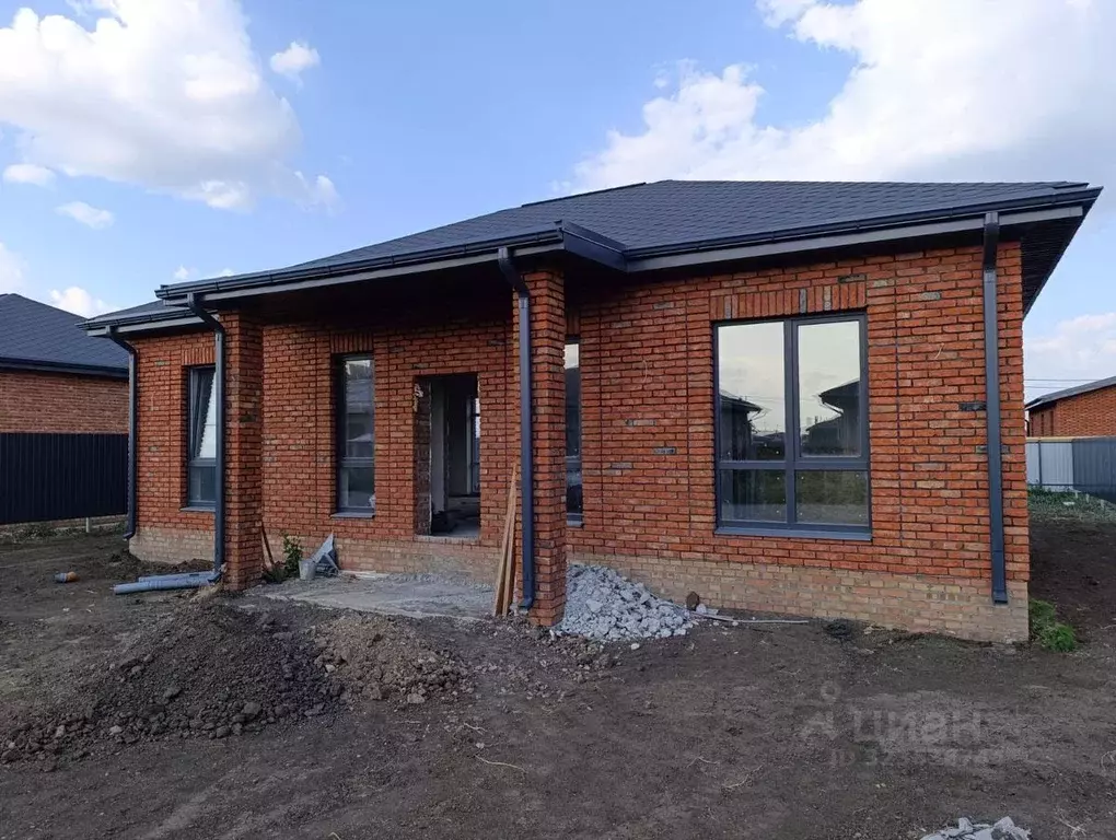 Дом в Ростовская область, Неклиновский район, с. Новобессергеневка ул. ... - Фото 1