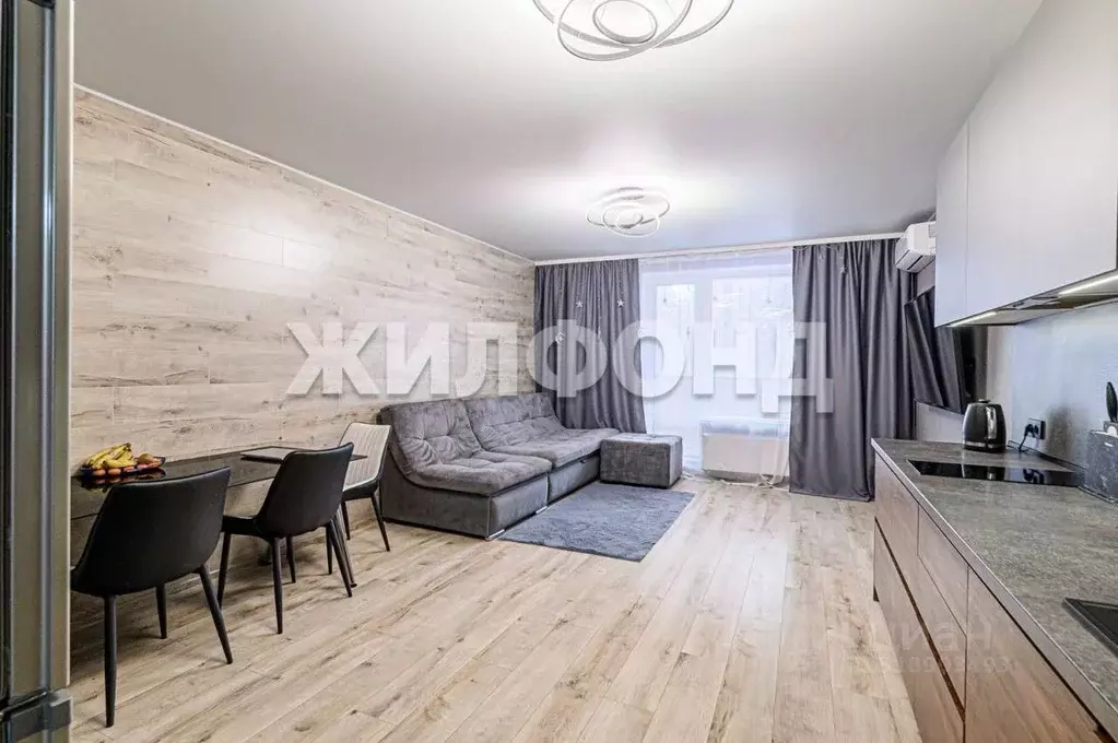 3-к кв. Новосибирская область, Новосибирск Пригородная ул., 9 (91.9 м) - Фото 0