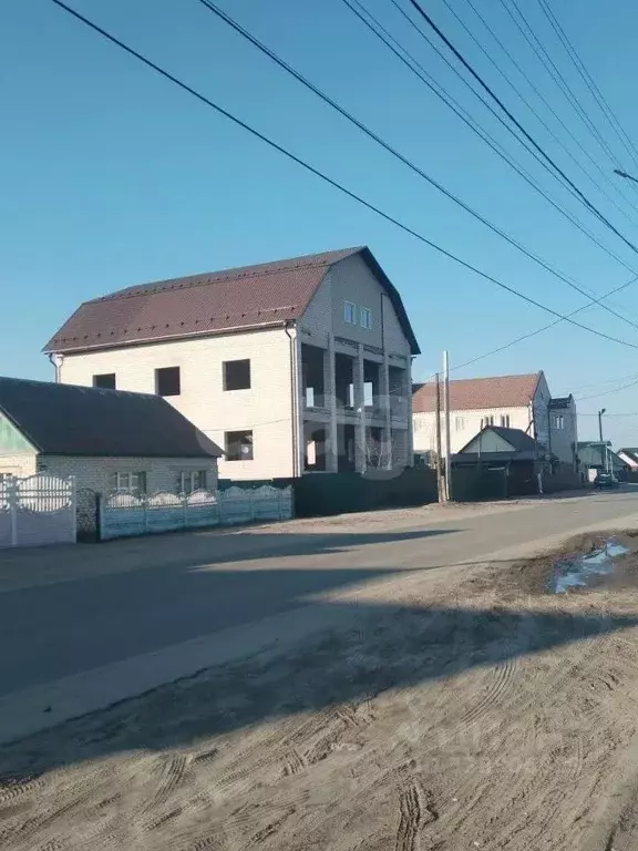 Дом в Брянская область, Жуковка ул. Карла Маркса (550 м) - Фото 1