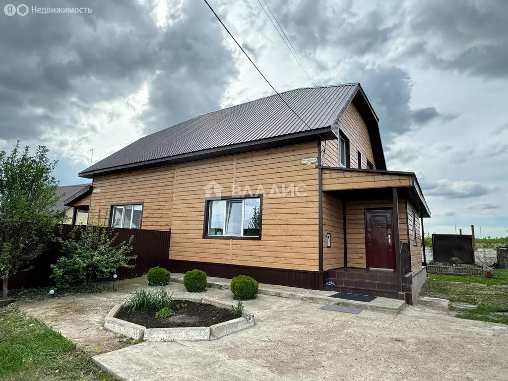 Дом в село Новая Отрадовка, Стерлинская улица (100 м) - Фото 0