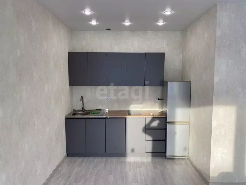 2-к кв. Тюменская область, Тюмень ул. Александра Звягина, 12 (41.0 м) - Фото 2