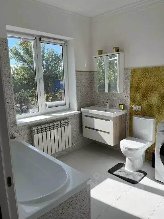 2-к кв. Калининградская область, Балтийск ул. Л. Некрасова, 5 (57.0 м) - Фото 1
