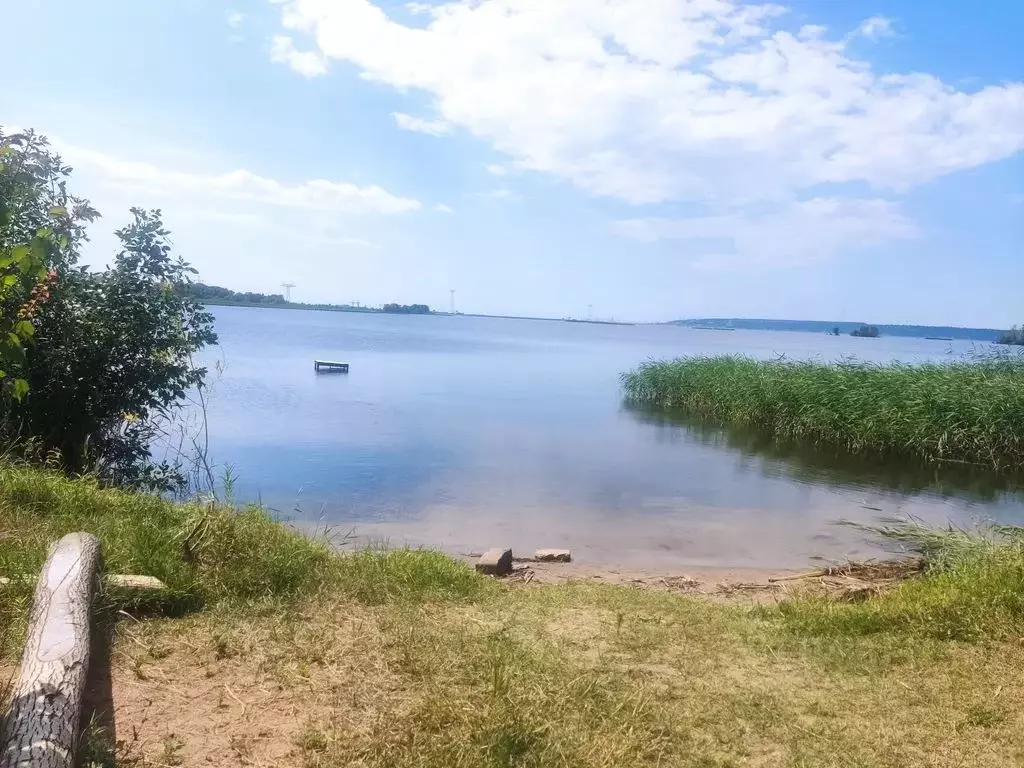 Дом в Саратовская область, Балаковский район, Натальинское ... - Фото 1