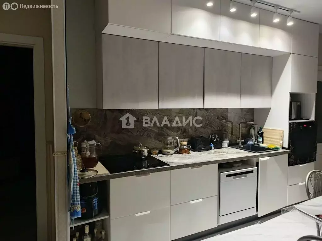 3-комнатная квартира: посёлок городского типа Голубое, Сургутский ... - Фото 1