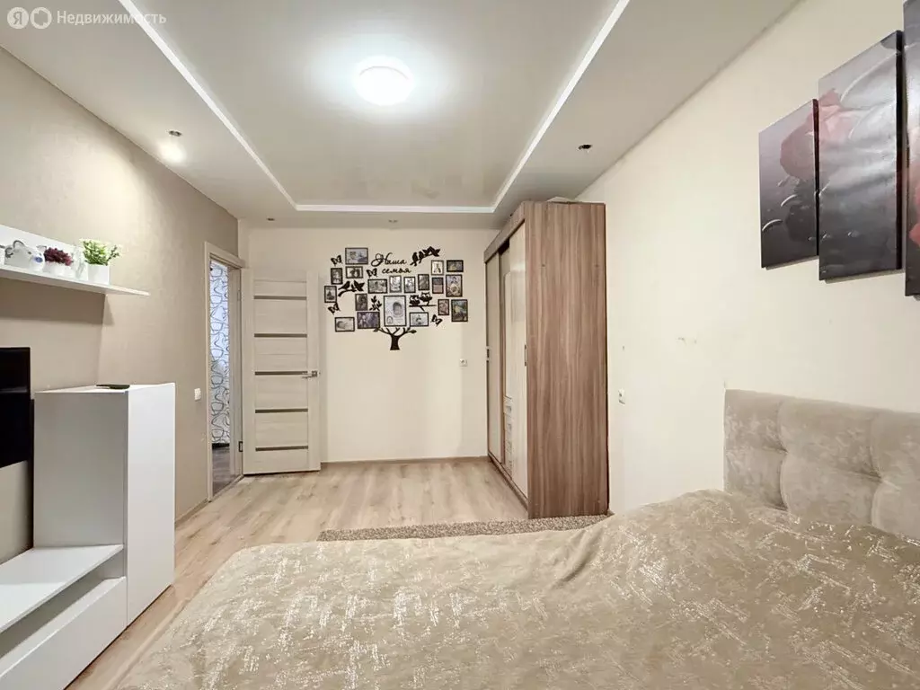 2-комнатная квартира: Киров, микрорайон Радужный, улица Мира, 3А (51.6 ... - Фото 1