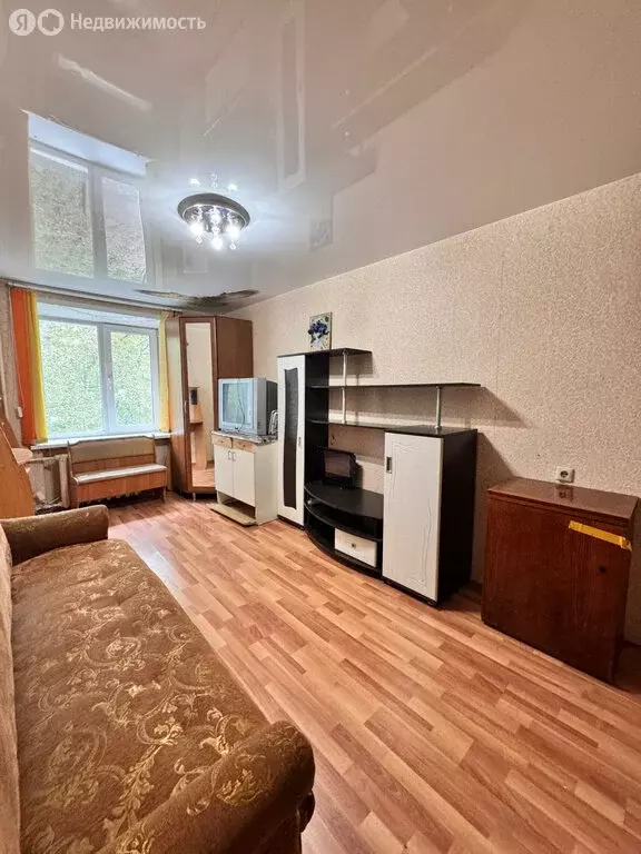 3-комнатная квартира: Киров, улица Монтажников, 22 (62 м) - Фото 1