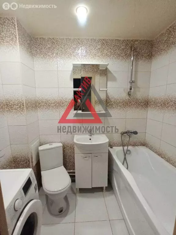 2-комнатная квартира: Каменск-Уральский, улица Суворова, 13 (43.9 м) - Фото 0