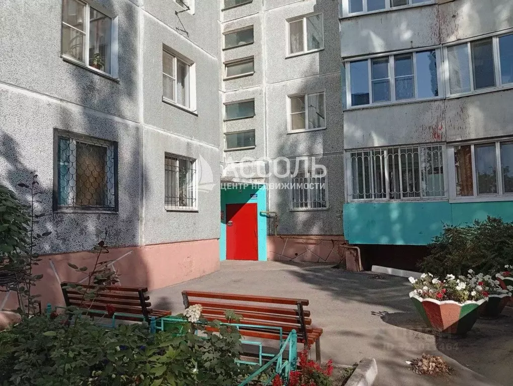 2-к кв. Омская область, Омск ул. 75-й Гвардейской Бригады, 1В (54.0 м) - Фото 0