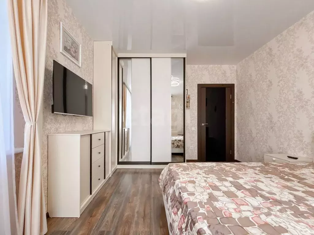 2-к кв. Псковская область, Псков Петровская ул., 4А (69.7 м) - Фото 2