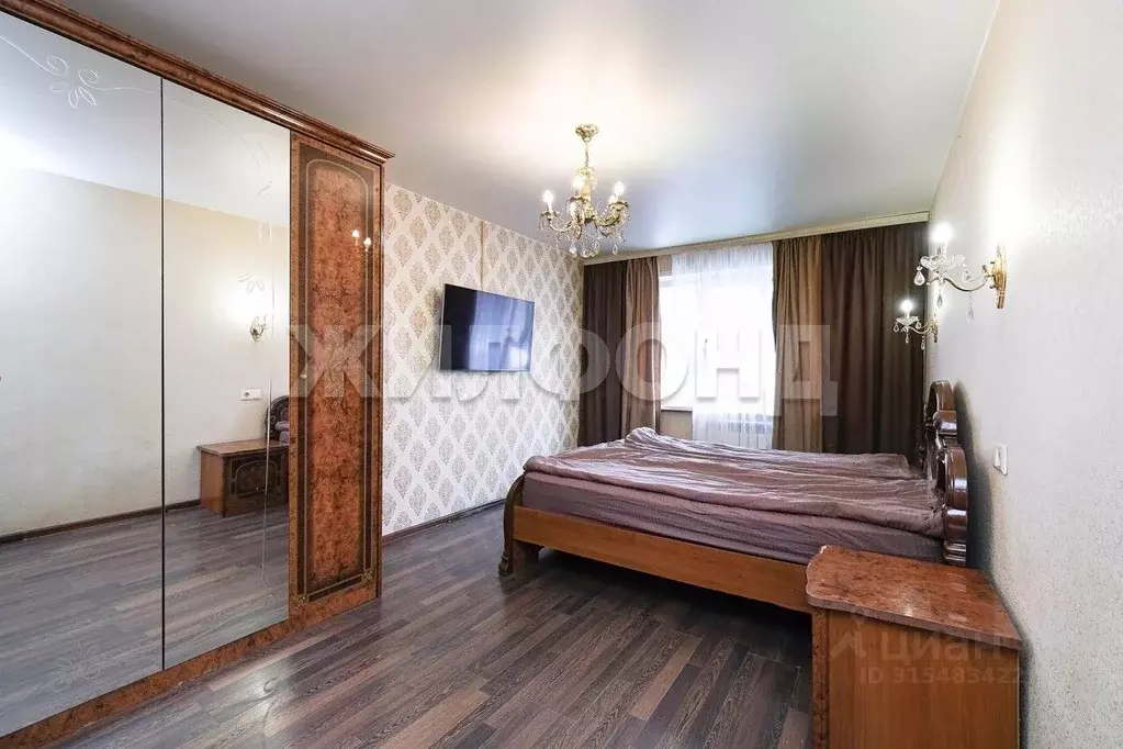 3-к кв. Новосибирская область, Новосибирск ул. Адриена Лежена, 28 ... - Фото 0