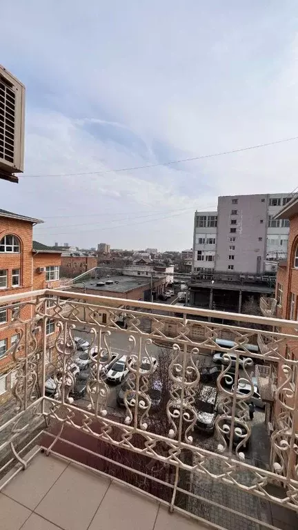 2-к кв. Астраханская область, Астрахань ул. Шаумяна, 63 (89.4 м) - Фото 1