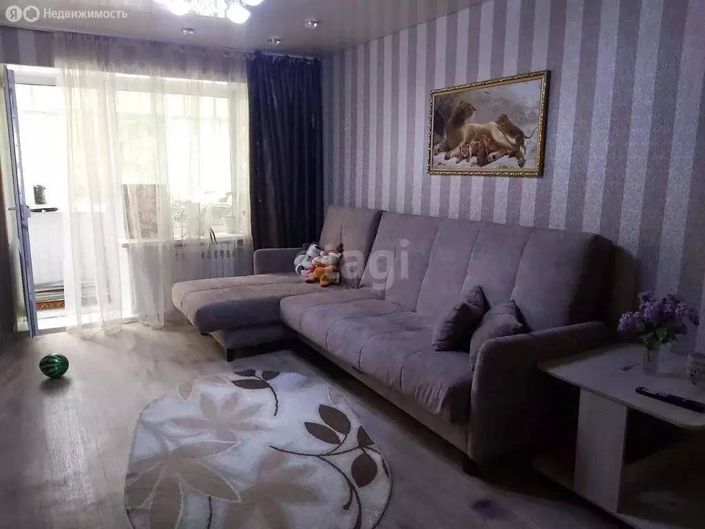 3-комнатная квартира: Юрюзань, улица Ильи Тараканова, 29 (71 м) - Фото 2