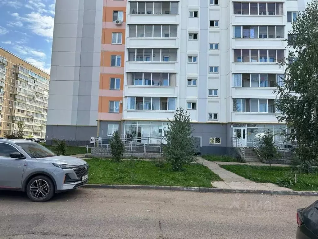 Помещение свободного назначения в Татарстан, Набережные Челны ул. ... - Фото 1