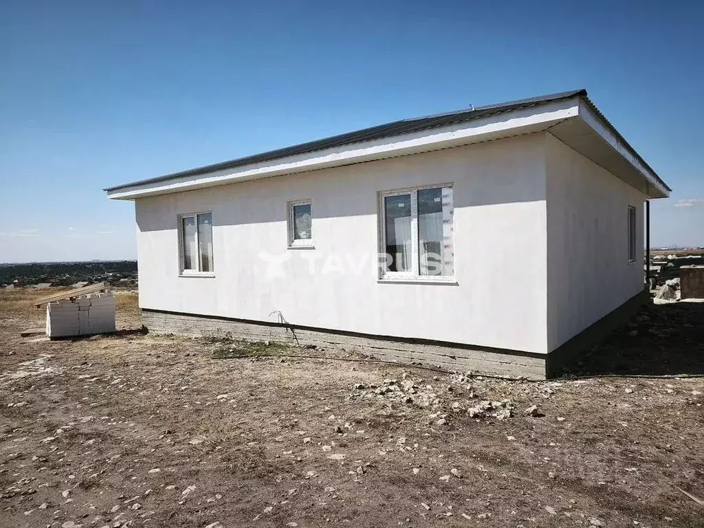 Дом в Крым, Симферопольский район, с. Трудовое ул. Гагарина (120 м) - Фото 1