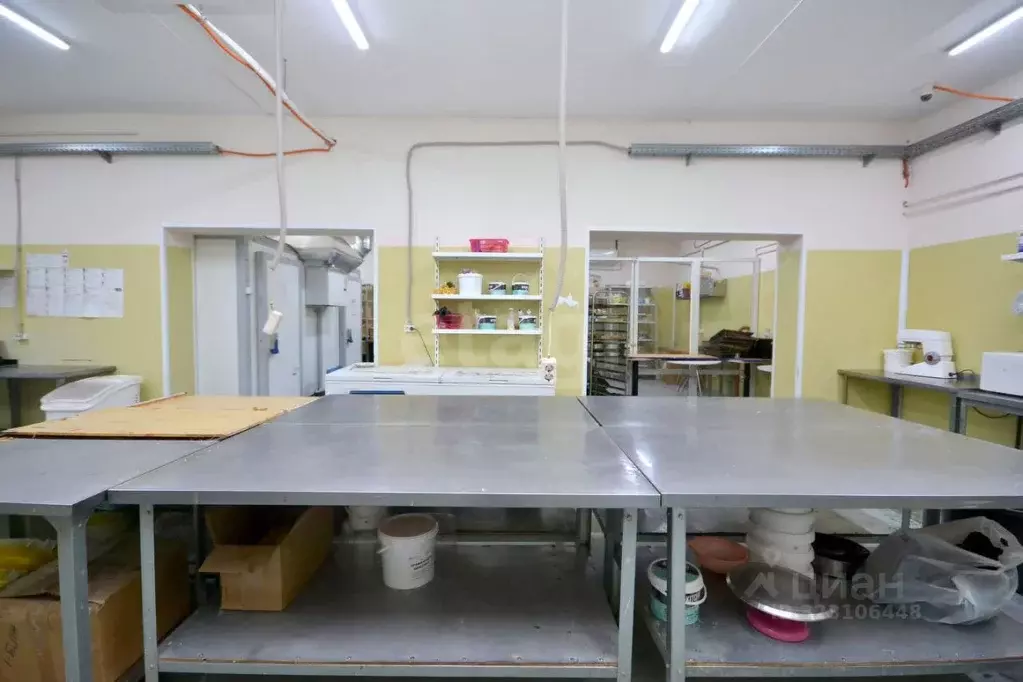 Помещение свободного назначения в Саха (Якутия), Якутск ул. Семена ... - Фото 1