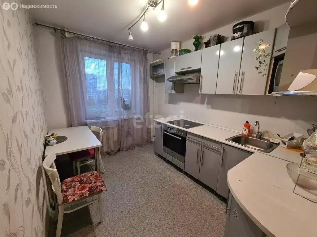 3-комнатная квартира: Курган, жилой район Заозёрный, 3-й микрорайон, ... - Фото 2