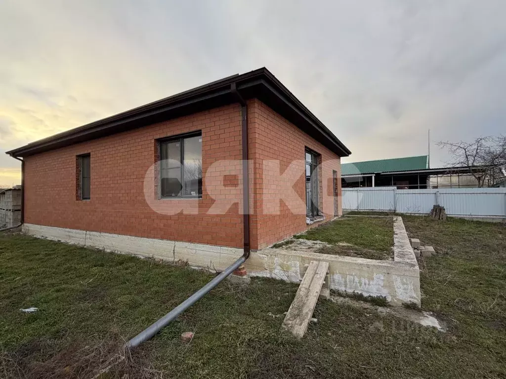 Дом в Краснодарский край, Новокубанский район, Советская ст-ца ул. ... - Фото 2