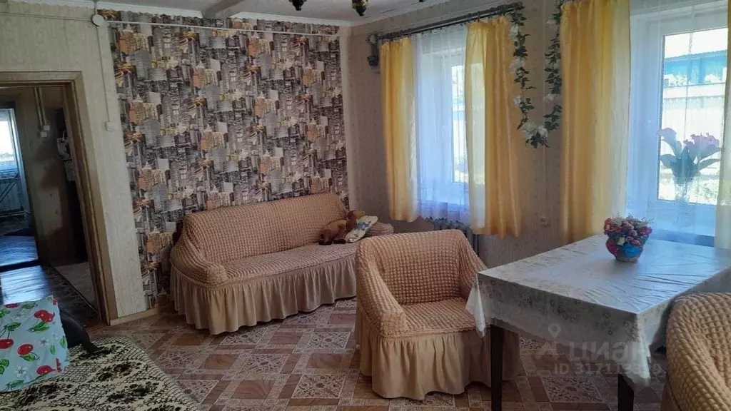 Дом в Смоленская область, Рославльский муниципальный округ, с. ... - Фото 1