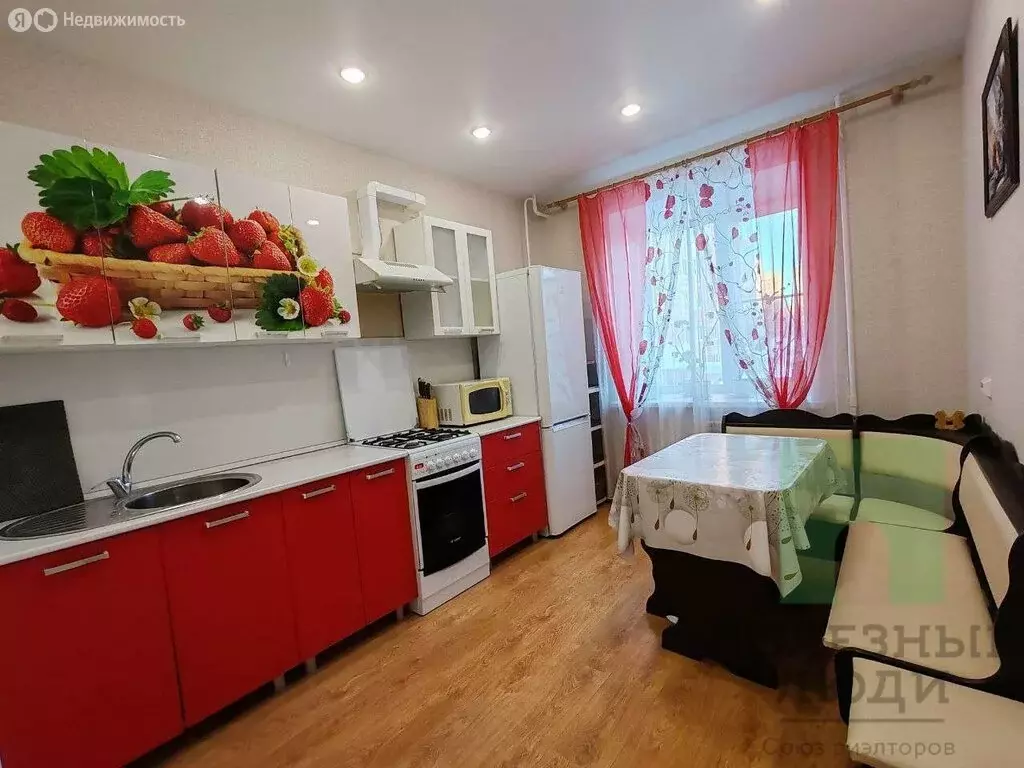 1-комнатная квартира: Йошкар-Ола, улица Петрова, 30 (39 м) - Фото 1