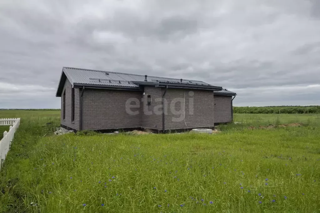 Дом в Тюменская область, Тюменский муниципальный округ, д. Елань  (95 ... - Фото 1