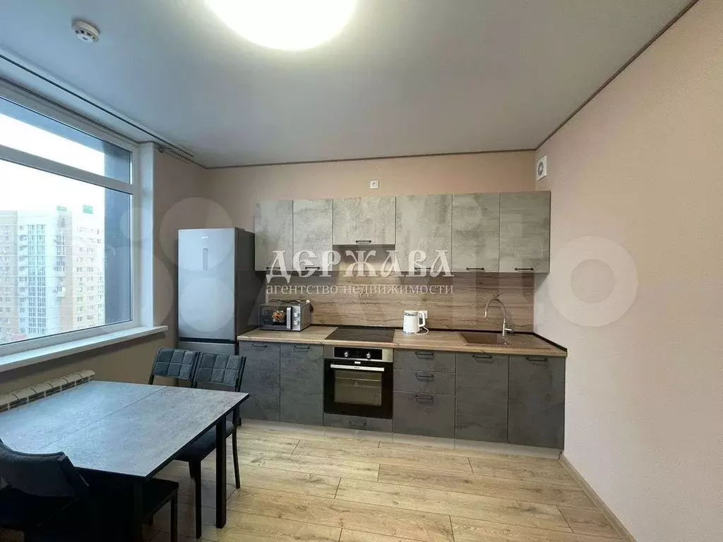 1-к. квартира, 38 м, 8/10 эт. - Фото 1