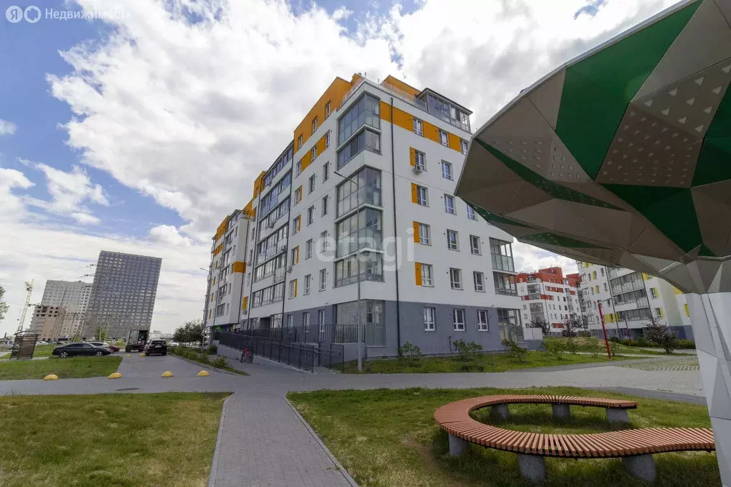 1-комнатная квартира: Тюмень, улица Владимира Бахарева, 1 (40.4 м) - Фото 2