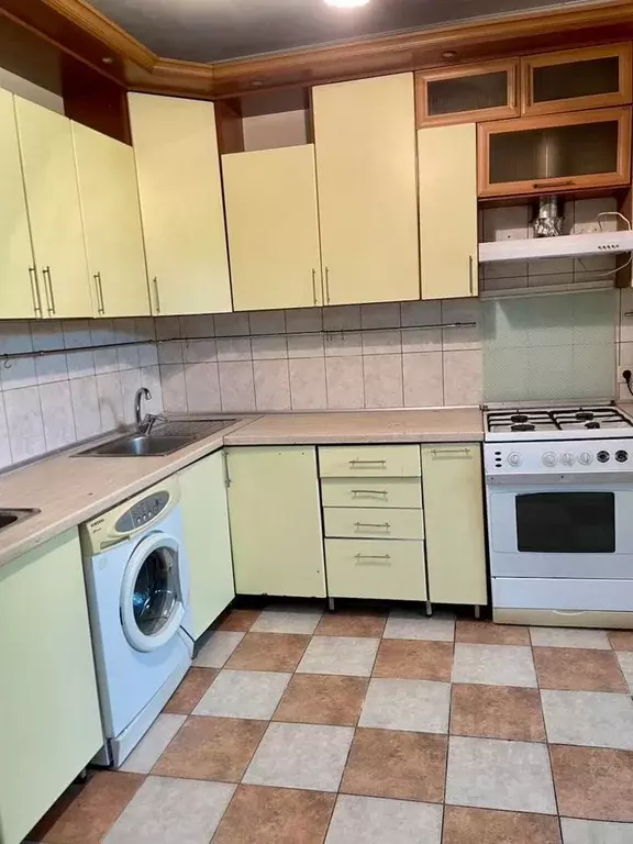 4-к кв. Крым, Симферополь ул. Балаклавская, 107 (95.0 м) - Фото 2