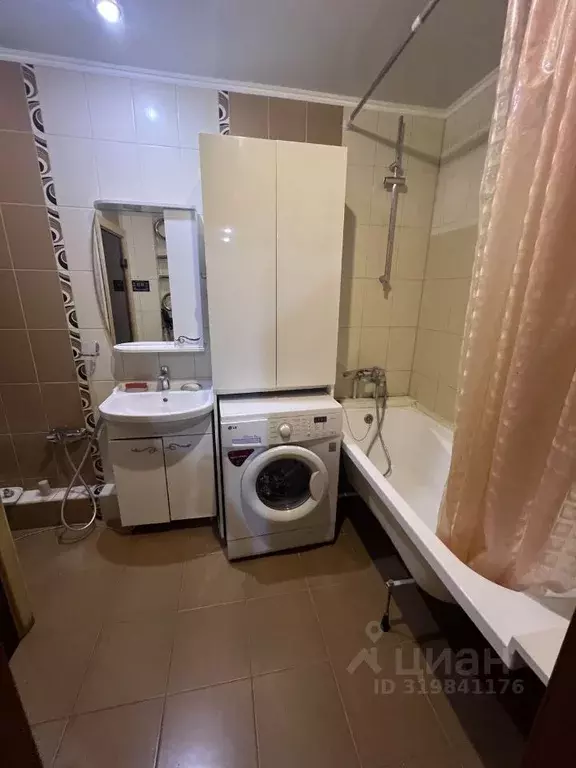 2-к кв. Татарстан, Казань ул. Юлиуса Фучика, 82 (65.0 м) - Фото 1