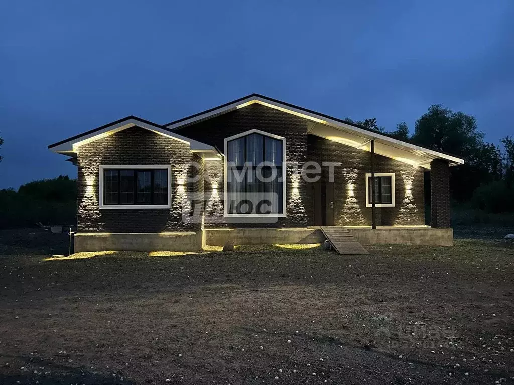 Дом в Липецкая область, Усманский муниципальный округ, с. Октябрьское ... - Фото 1