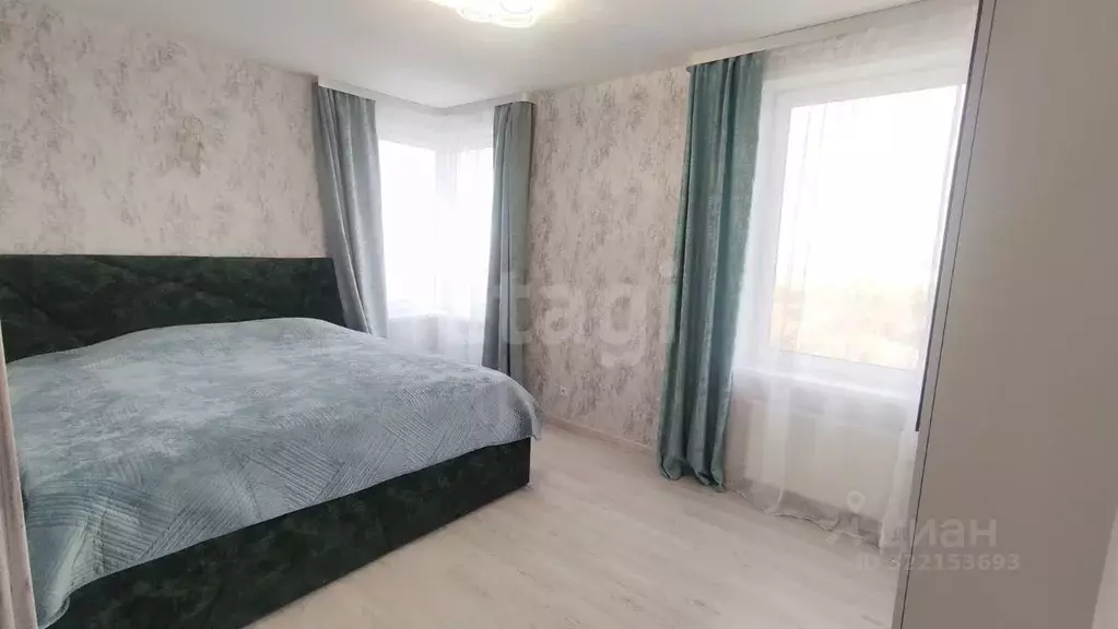 3-к кв. Свердловская область, Екатеринбург ул. Калинина, 55 (77.0 м) - Фото 0