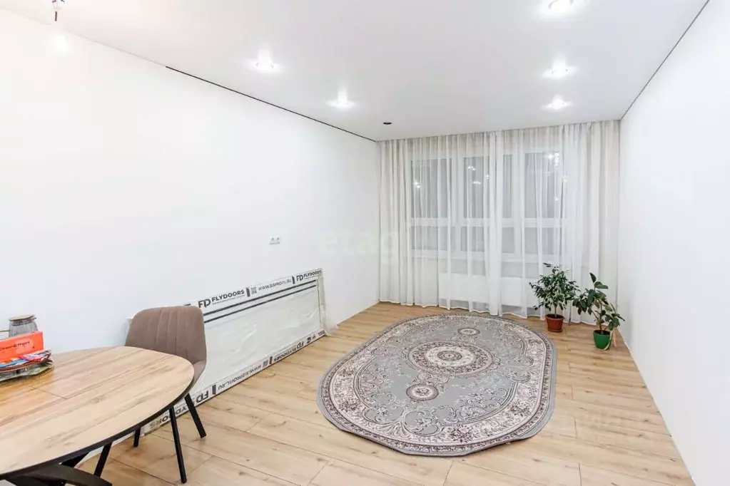 2-к кв. Тюменская область, Тюмень ул. Василия Малкова, 10 (59.2 м) - Фото 1