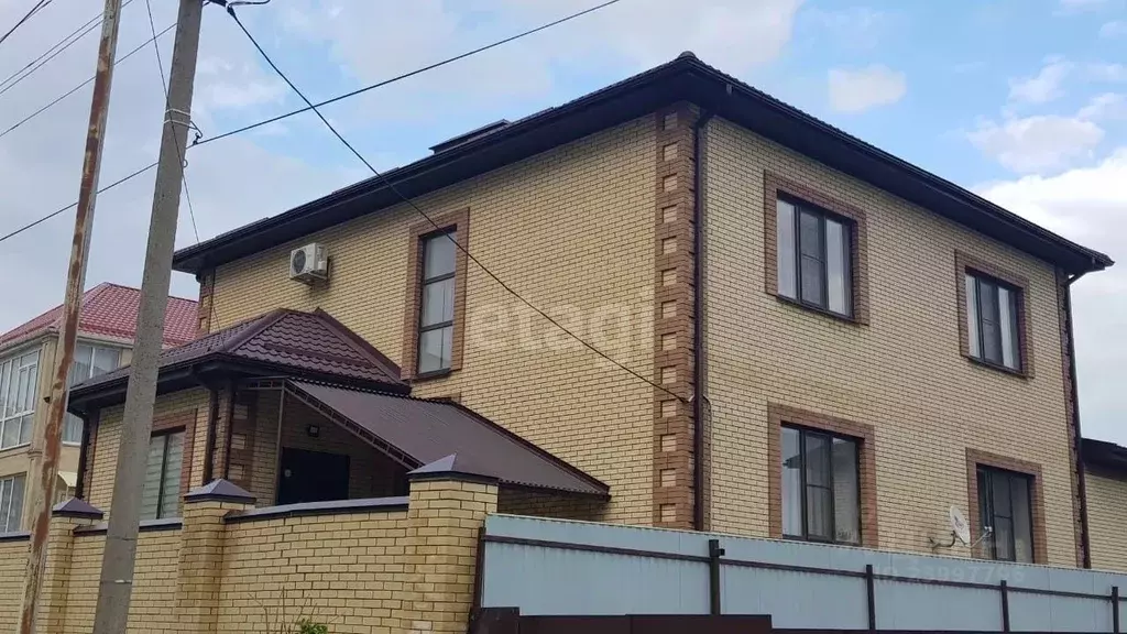Дом в Ставропольский край, Ставрополь ул. Рогожникова (430 м) - Фото 0