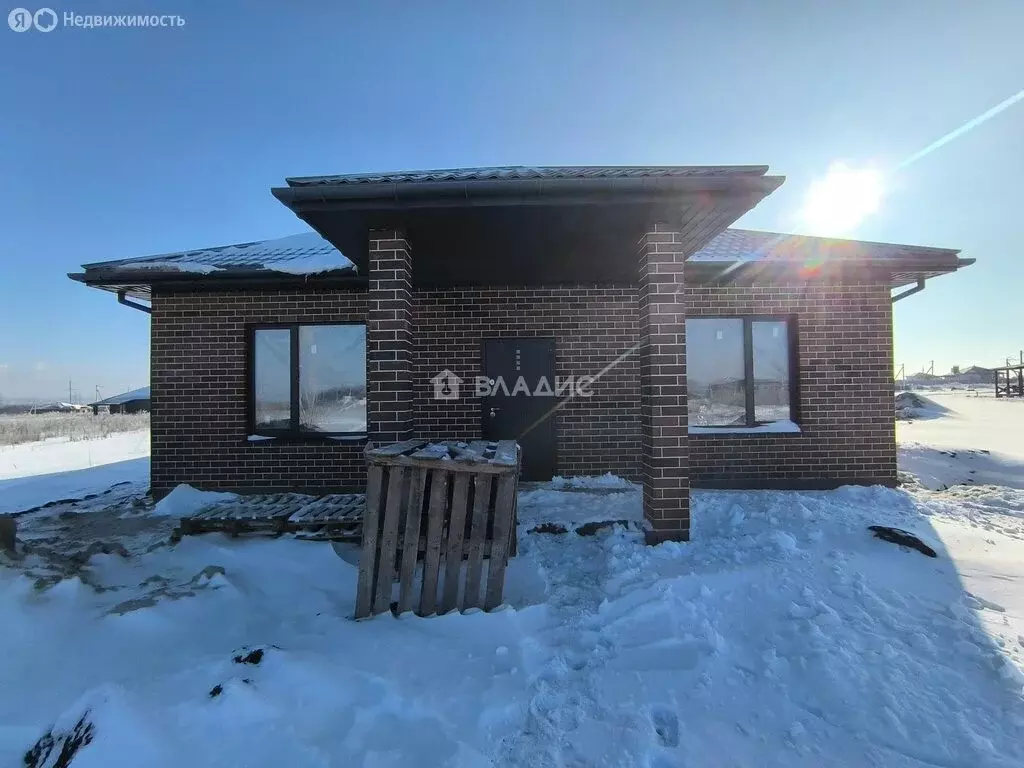 Дом в село Стрелецкое, Театральная улица, 60 (110 м) - Фото 1