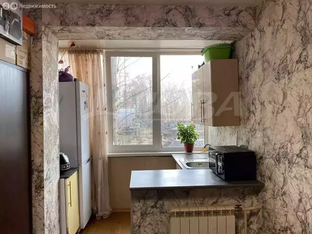 1-комнатная квартира: Тюмень, улица Республики, 243 (13.3 м) - Фото 1