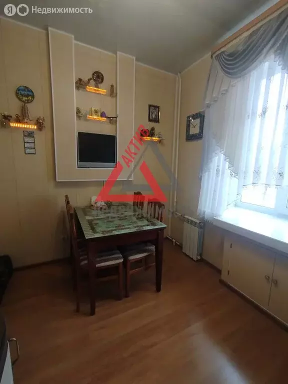 3-комнатная квартира: Каменск-Уральский, улица Кунавина, 25 (75.9 м) - Фото 2