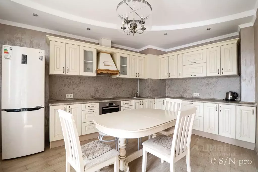 2-к кв. Татарстан, Казань ул. Гастелло, 7 (72.0 м) - Фото 1