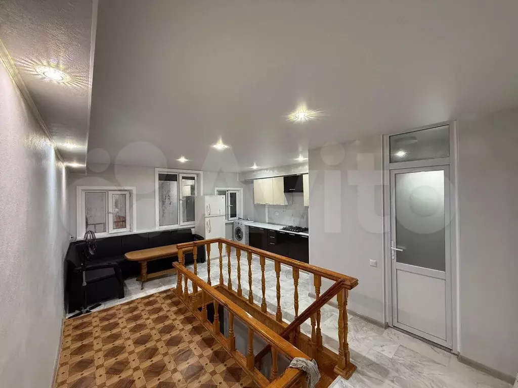 2-к. квартира, 70 м, 2/3 эт. - Фото 1