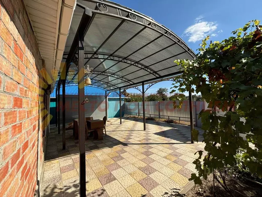 Дом в Краснодарский край, Ейский район, Красноармейское с/пос, пос. ... - Фото 1