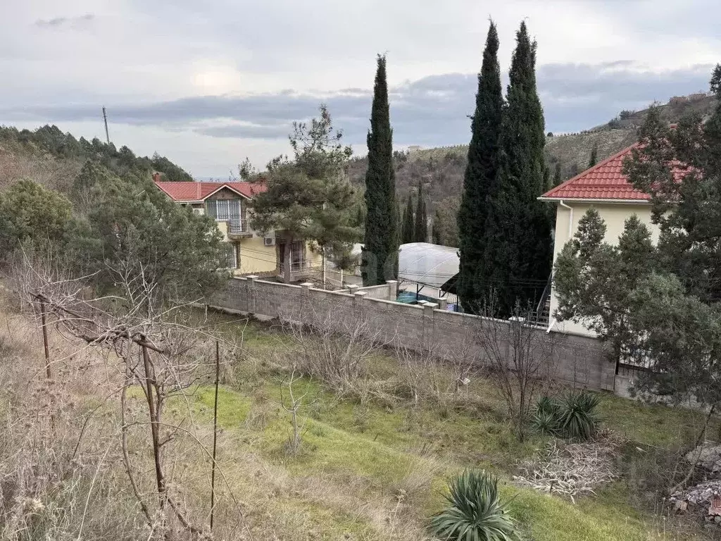 Участок в Крым, Алушта муниципальный округ, пос. Семидворье ул. ... - Фото 1