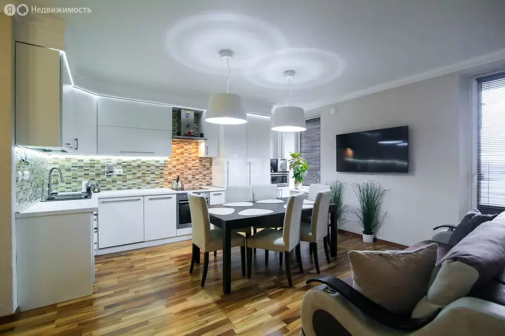 3-комнатная квартира: Калининград, Артиллерийская улица, 58А (84.3 м) - Фото 1