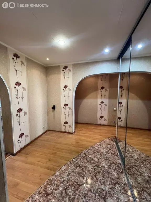 3-комнатная квартира: Екатеринбург, проспект Седова, 42 (64 м) - Фото 1