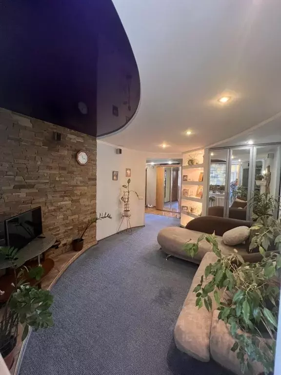 2-к кв. Крым, Симферополь ул. Совхозная, 1 (55.4 м) - Фото 1