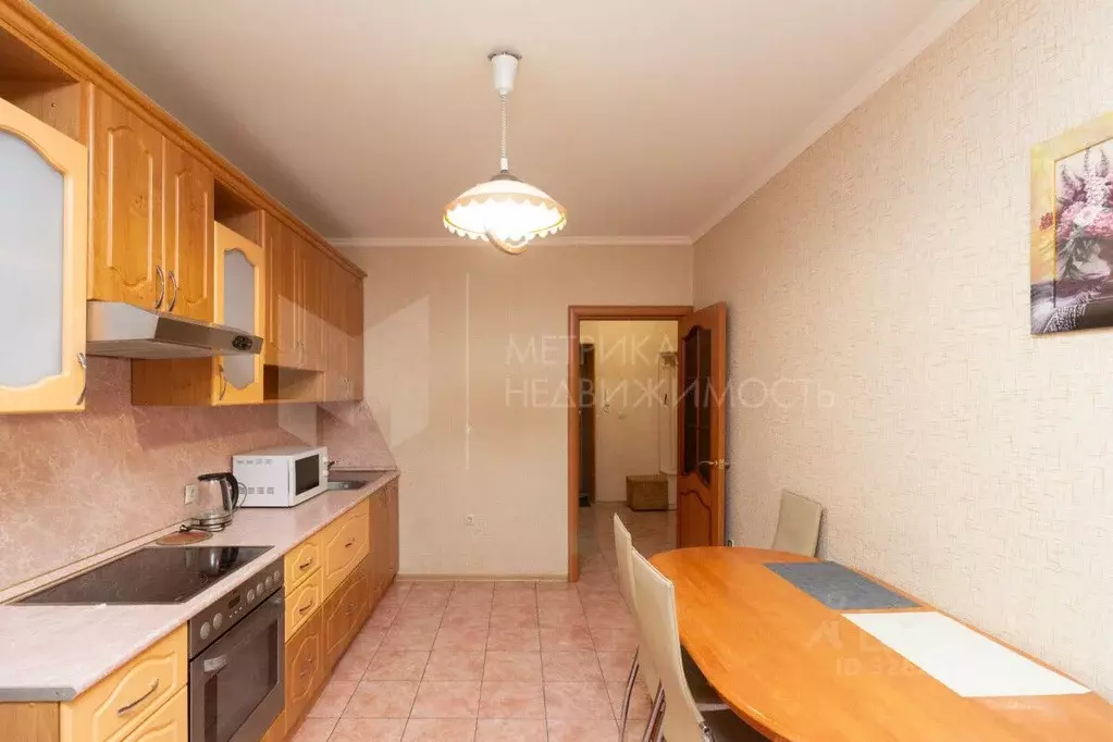 2-к кв. Тюменская область, Тюмень ул. 50 лет Октября, 24к2 (63.5 м) - Фото 1