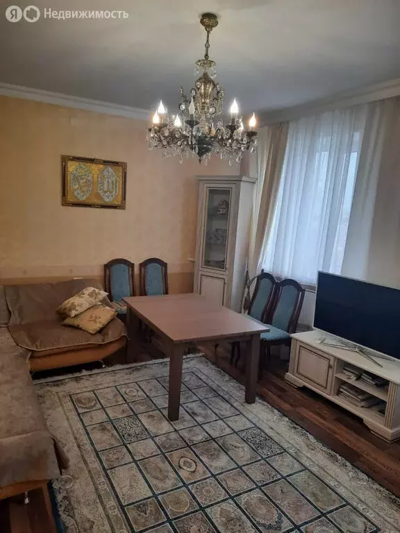 3-комнатная квартира: Нальчик, Пятигорская улица, 15 (100 м) - Фото 1