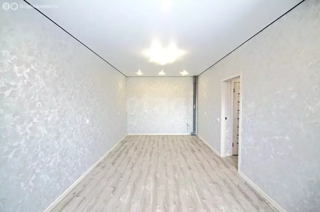 3-комнатная квартира: Ялуторовск, улица Свободы, 240 (58 м) - Фото 1