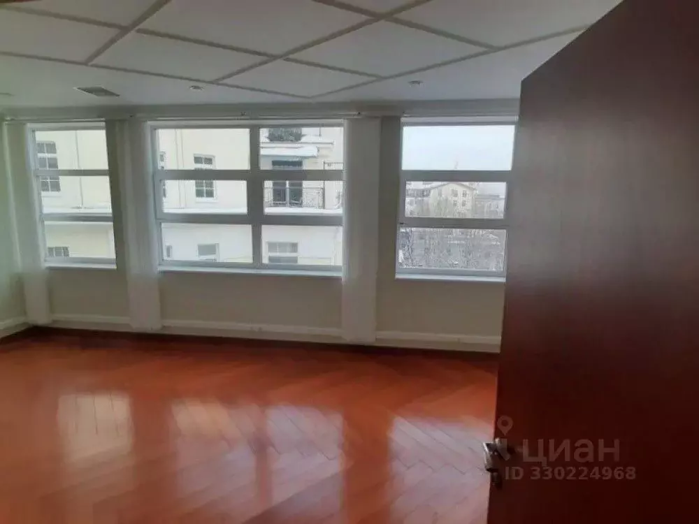 Офис в Москва ул. Остоженка, 28 (248 м) - Фото 1