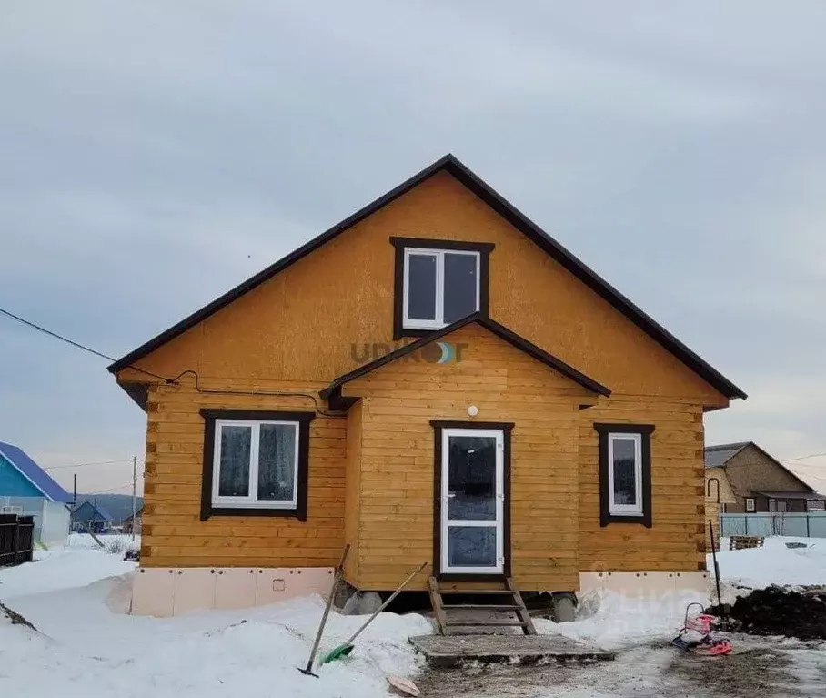 Дом в Башкортостан, Иглинский сельсовет, с. Иглино ул. Ленина (80 м) - Фото 0